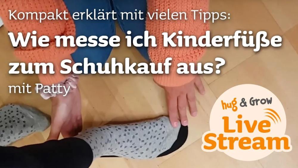 Kinderfüße vor dem Schuhkauf in Länge und Breite messen