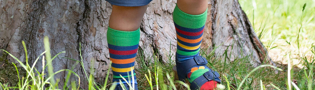 Baumwollstrümpfe für Kinder und Babys kaufen - Hug & Grow Onlineshop | Lange Socken