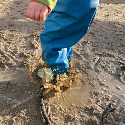 Gummistiefel mit flexibler Sohle &amp;amp;alles für&#039;s Regenwetter mit Kind - Gummistiefel Kinder Marken: Hug + Grow Tipps!