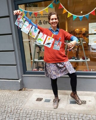 Unsere Lager-Zauberin Zahara stellt sich vor [11 Jahre Hug &amp;amp; Grow] - Das Hug + Grow-Team vorgestellt: Im Versandlager
