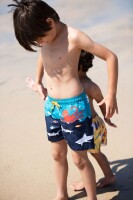 Badeshorts unten im Meer
