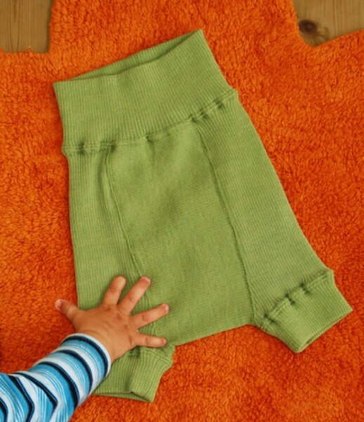 Manymonths Wool Shorties Spring Green
