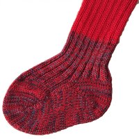 Babysöckchen 75% Wolle rot meliert