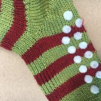 Stoppersocken Ringel Wolle maigr&uuml;n-mohn