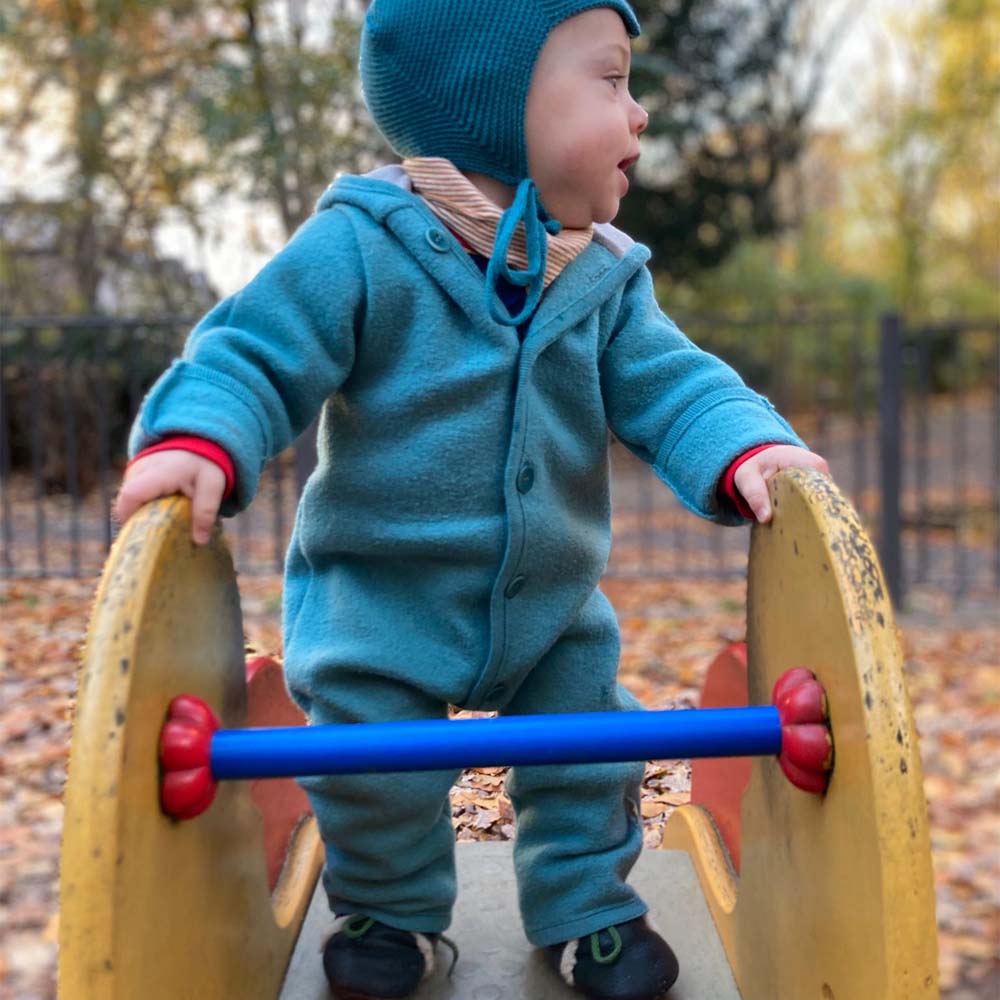 Outfit-Wolle-fuer-Baby-und-Kinder-bei-Regen-Sturm-Wind-Schnee.jpg